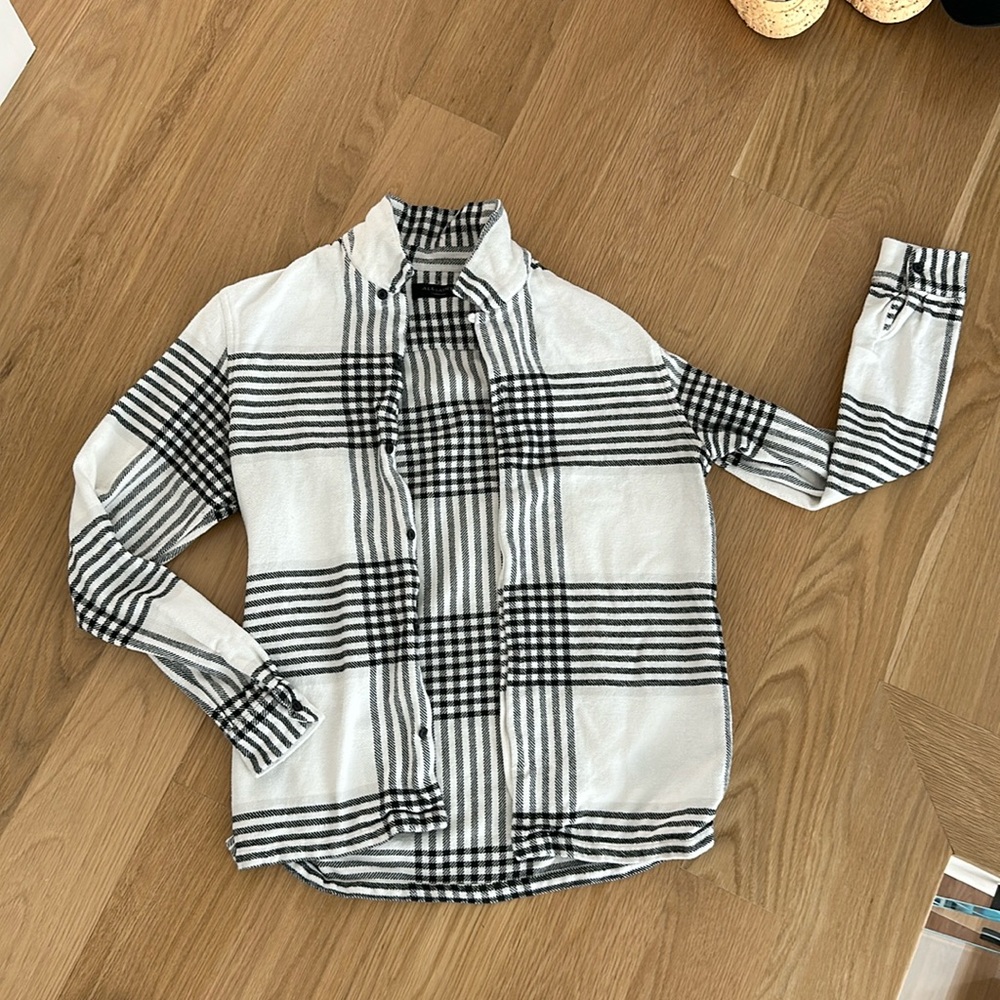 Men’s AllSaints black/white button-down shirt (size M)